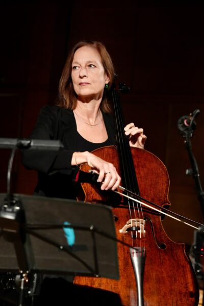 Вдъхновяващата Anja Lechner: "И ако си късметлия като мен да можеш да свириш само музиката, която обичаш, е огромно богатство и щастие"